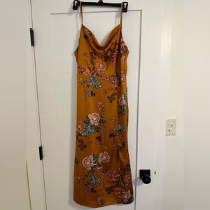 Women's Sleeveless
Spaghetti Strap Satin